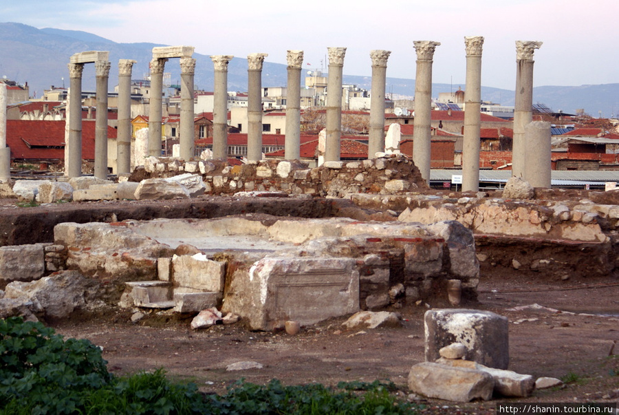 Колонны на Агоре в Измире Измир, Турция