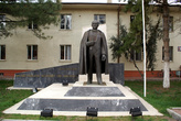 Памятник Ататюрку на улице Ататюрка в Изнике