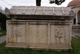 Гробница у Археологического музея