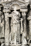 Римский барельеф во дворе Археологического музея в Изнике