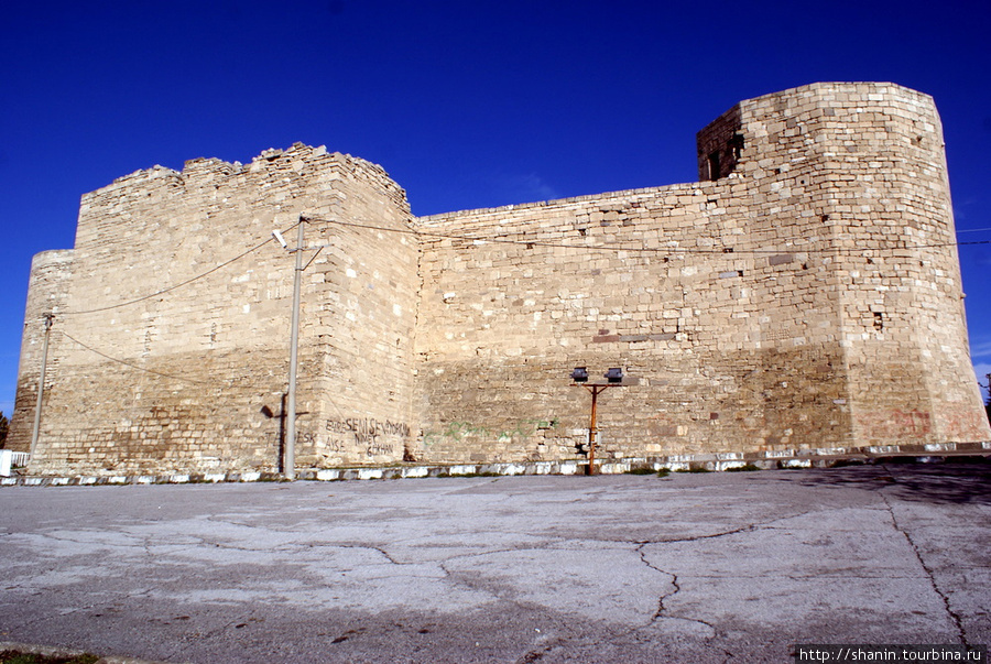 Крепостная стена Караман, Турция