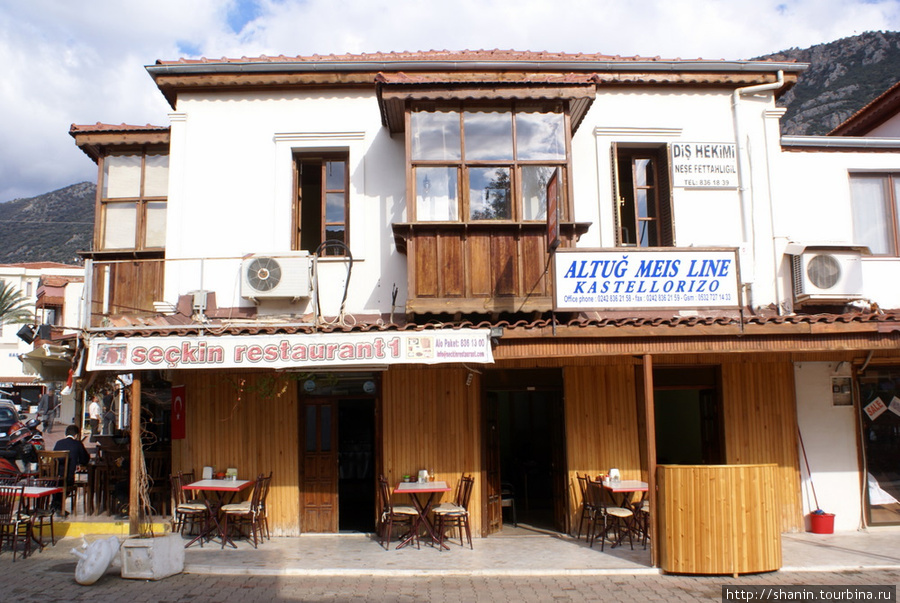 Ресторан на набережной Каш, Турция
