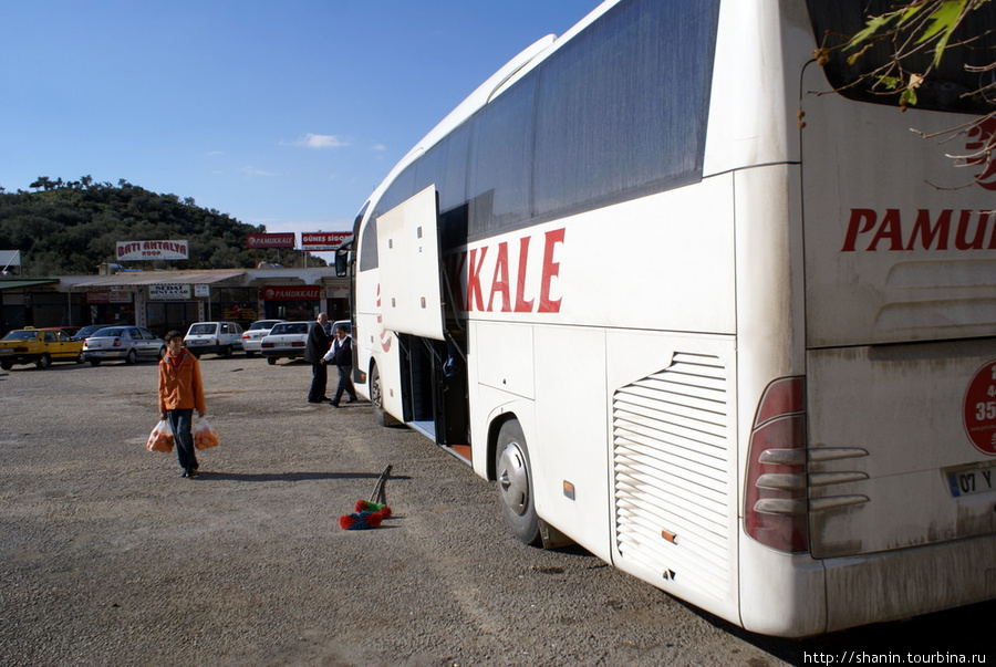 Автобус на автостанции Каш, Турция
