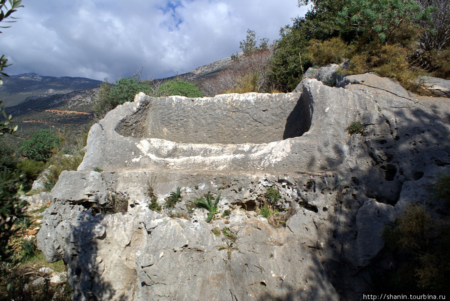 Разграбленная гробница Каш, Турция
