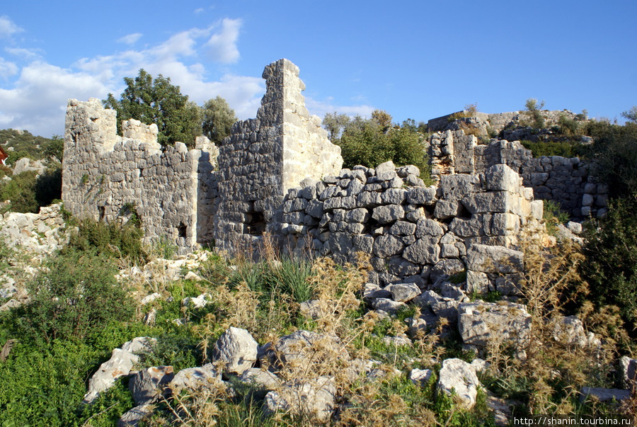 Руины на окраине Учагыза Остров Кекова, Турция