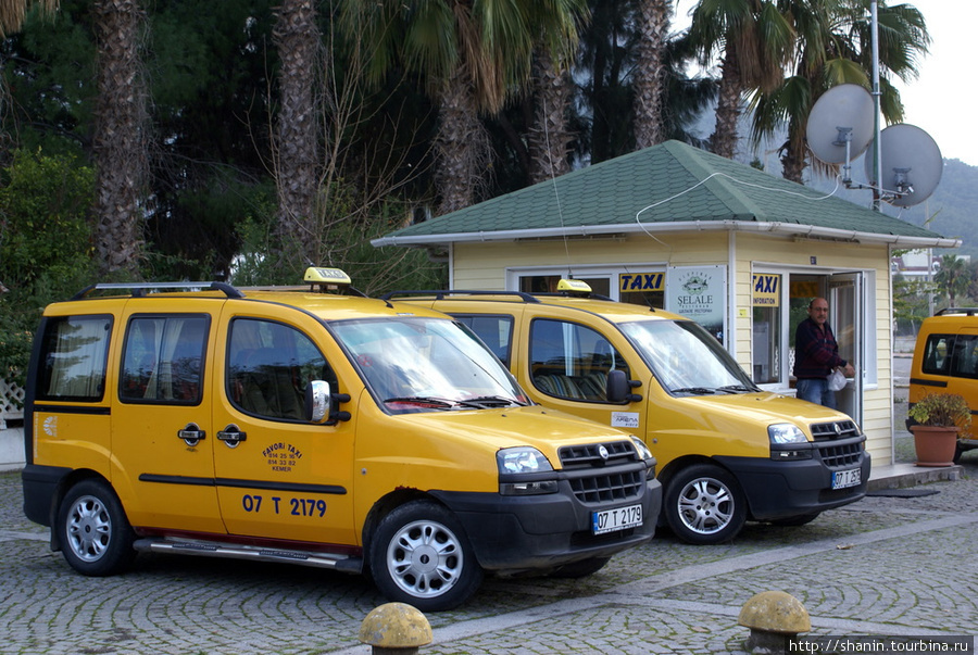 Стоянка такси в Кемере