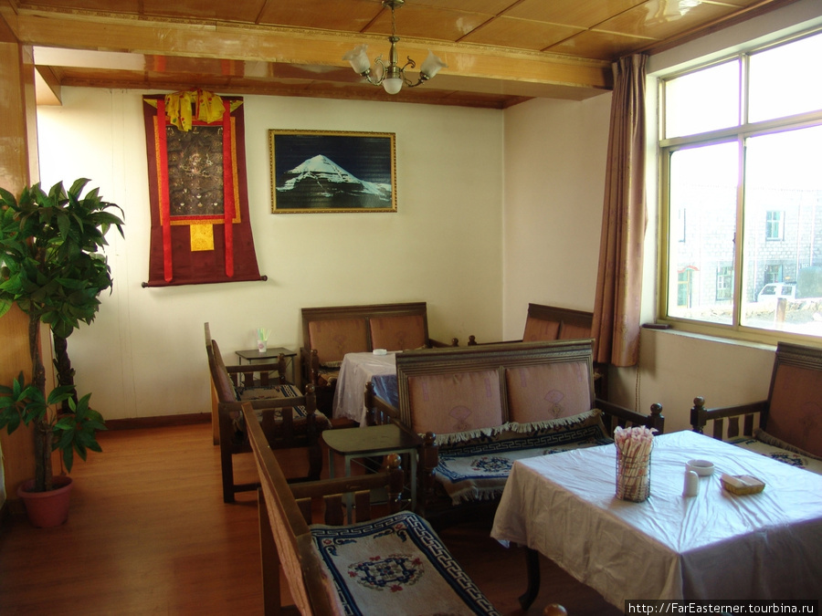 Ресторан по пути к озеру Ямдрок Цо, скорее всего в Нангкарце Тибет, Китай