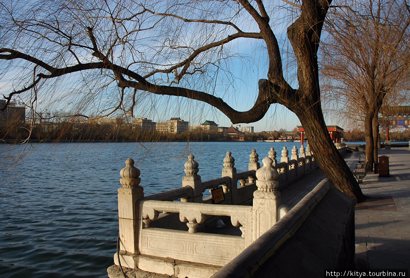 Парк Бэйхай, южная оконечность Пекин, Китай