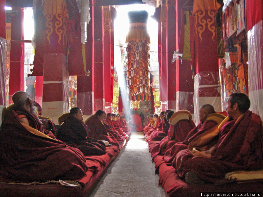 Кучка риса и центр буддистской духовности Лхаса, Китай