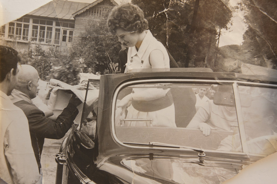 Валентина Терешкова на встрече с пионерами в Цахкадзоре. 1968-1969 гг. Цахкадзор, Армения