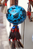 Керамический шар с хвостом из конного волоса