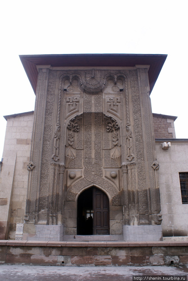 Медресе Инчеминаре Конья, Турция
