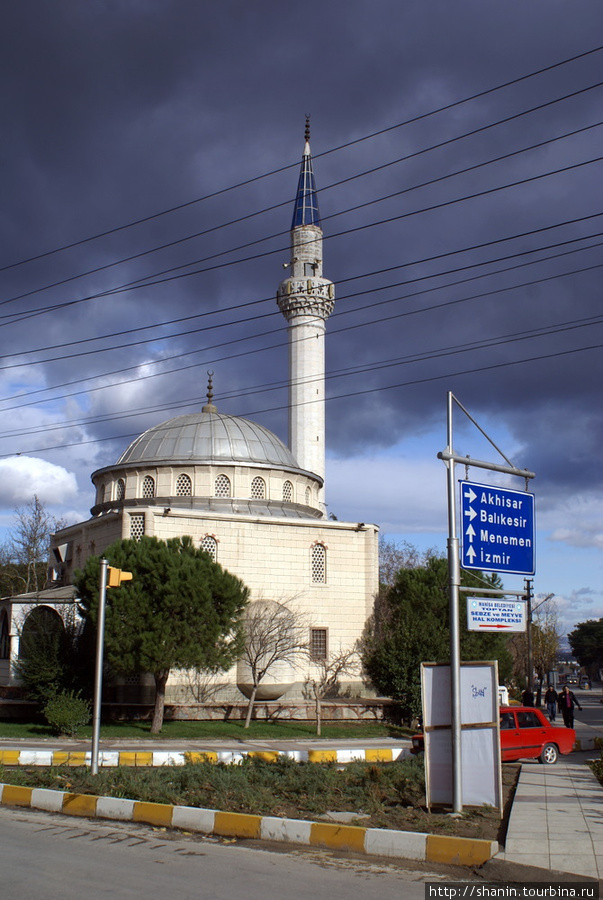 Мечеть у вокзала в Манисе Маниса, Турция