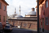 У мечети Султан Джами
