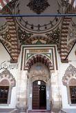 Вход в мечеть Мюрадие
