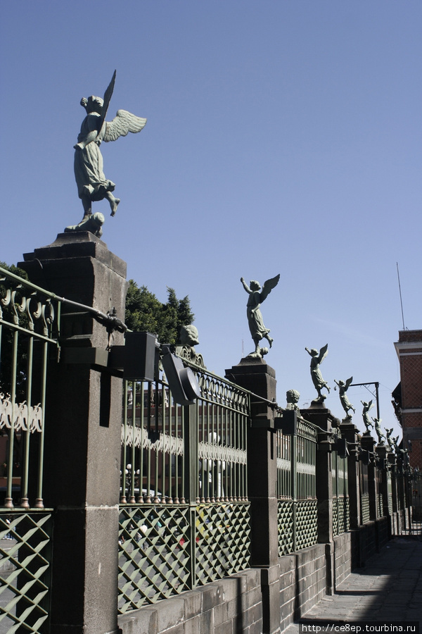 Изнанка решетки кафедрального собора Пуэблы Пуэбла, Мексика