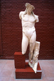 Статуя в Археологическом музее Сельчука