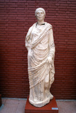Античная статуя