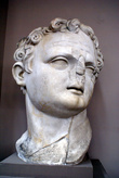 Голова античной статуи