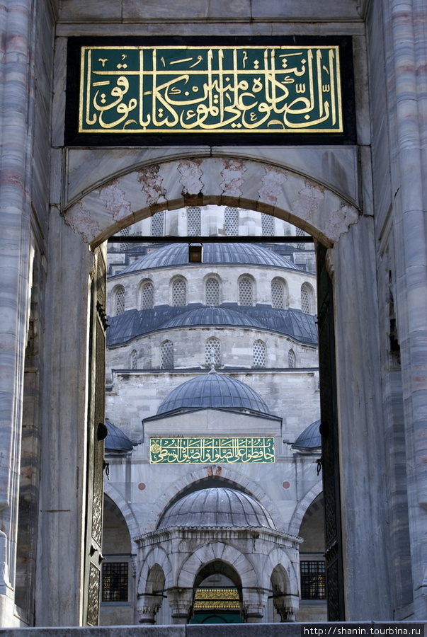 Вход в Голубую мечеть Стамбул, Турция