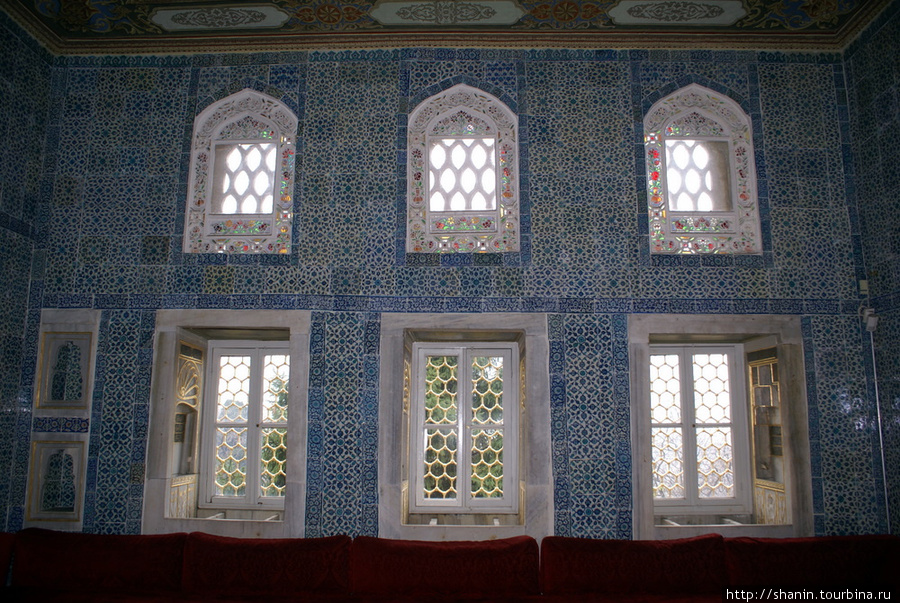 В голубом зале дворца Топкапы Стамбул, Турция
