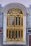 Золотая решетка на окне — во дворце Топкапы