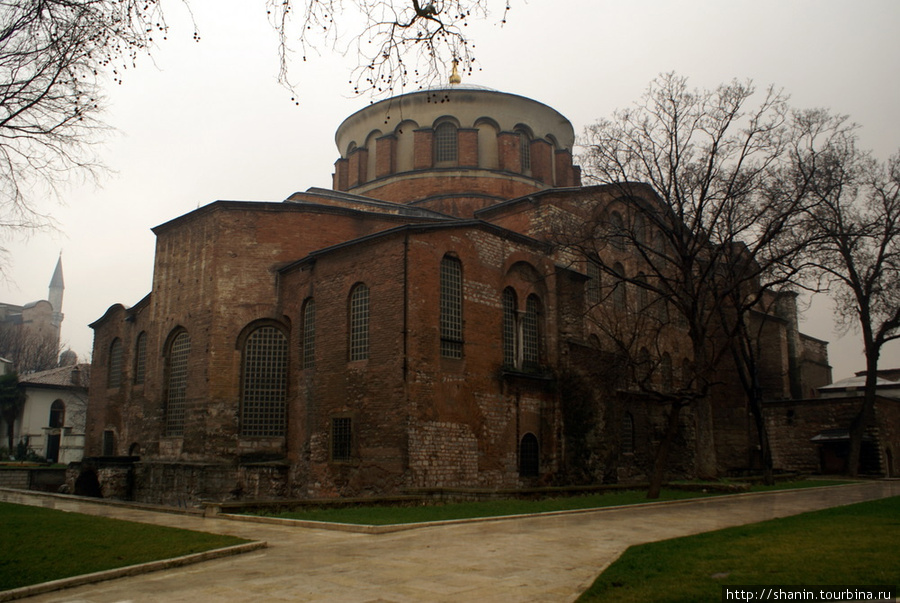 Церковь Святой Ирины в Первом дворе Топкапы Стамбул, Турция