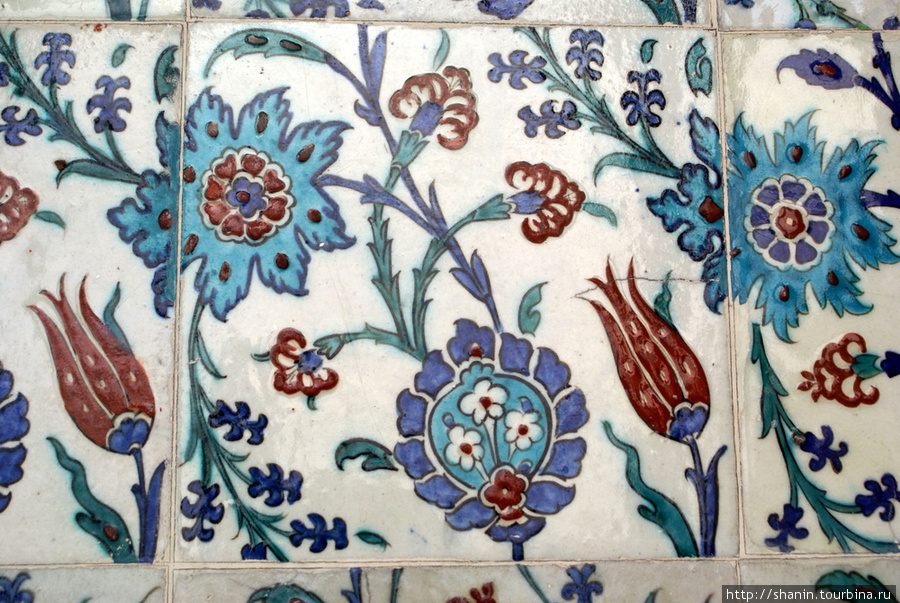 Декоративная плитка во дворце Топкапы Стамбул, Турция
