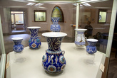 Фарфоровые вазы как экспонаты Изразцового павильона