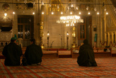 В молитвенном зале мечети Йени Джами