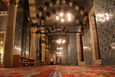В мечети Йени Джами