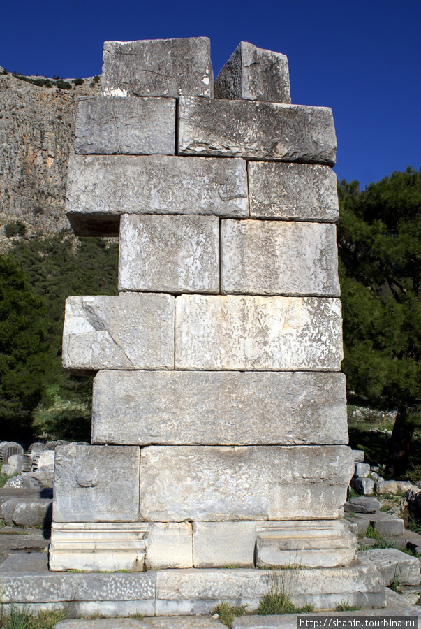 Кусок стены храма в Приене Эгейский регион, Турция