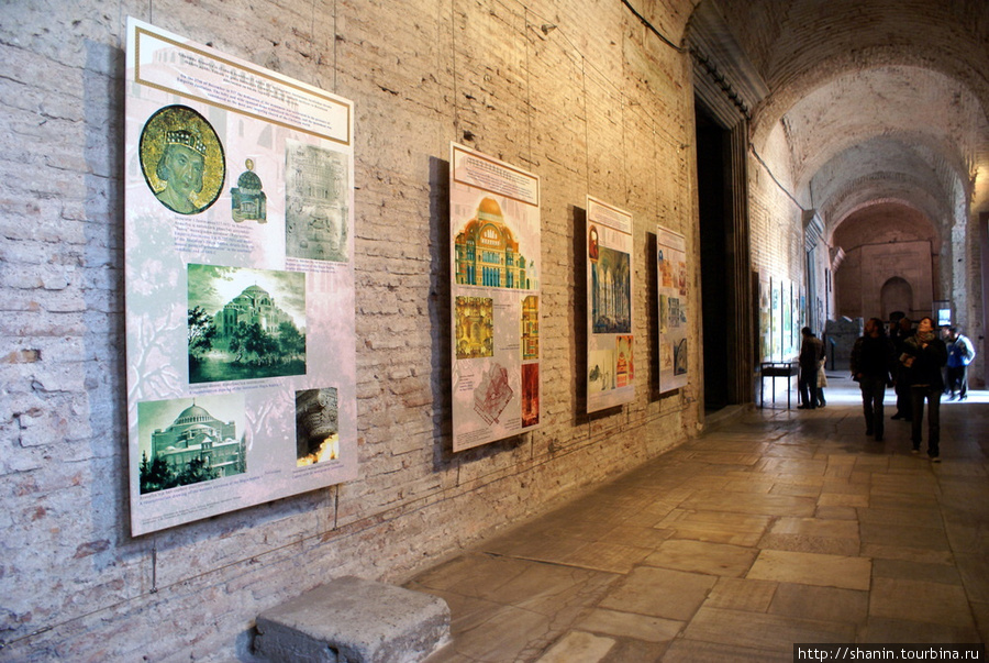 Экспонаты музея собора Святой Софии Стамбул, Турция