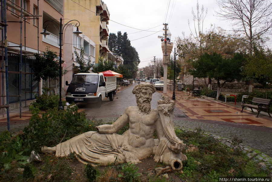 Город у руин Эфеса Сельчук, Турция