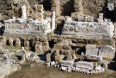 Руины сцены театра в Сиде