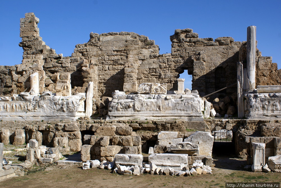 Руины театра в Сиде Сиде, Турция