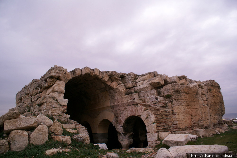 Руины церкви Святой Феклы