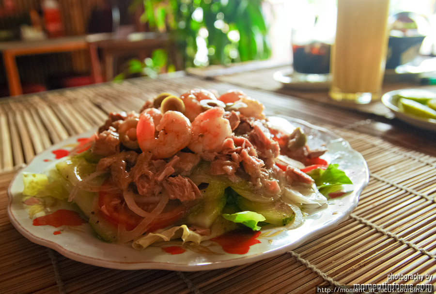 салат с морепродуктами Нячанг, Вьетнам