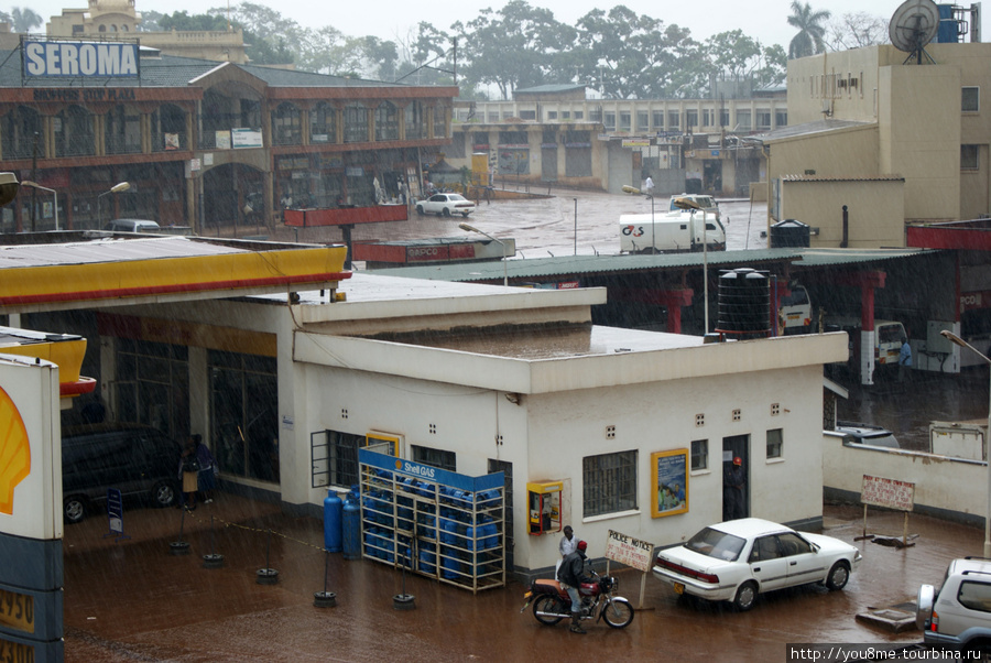 дождь Кампала, Уганда