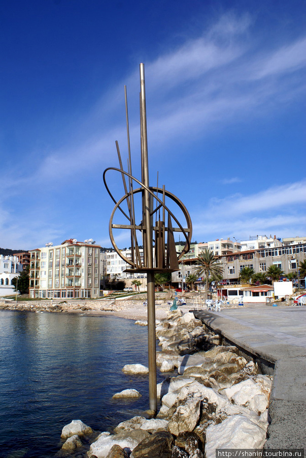 Скульптура на берегу моря Средиземноморский регион, Турция