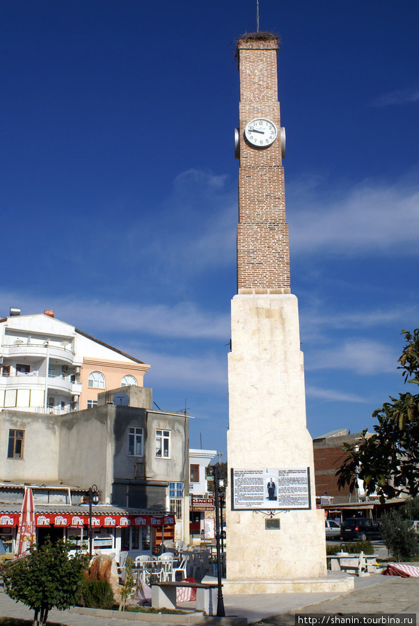 Башня с часами в Ташуджу Средиземноморский регион, Турция