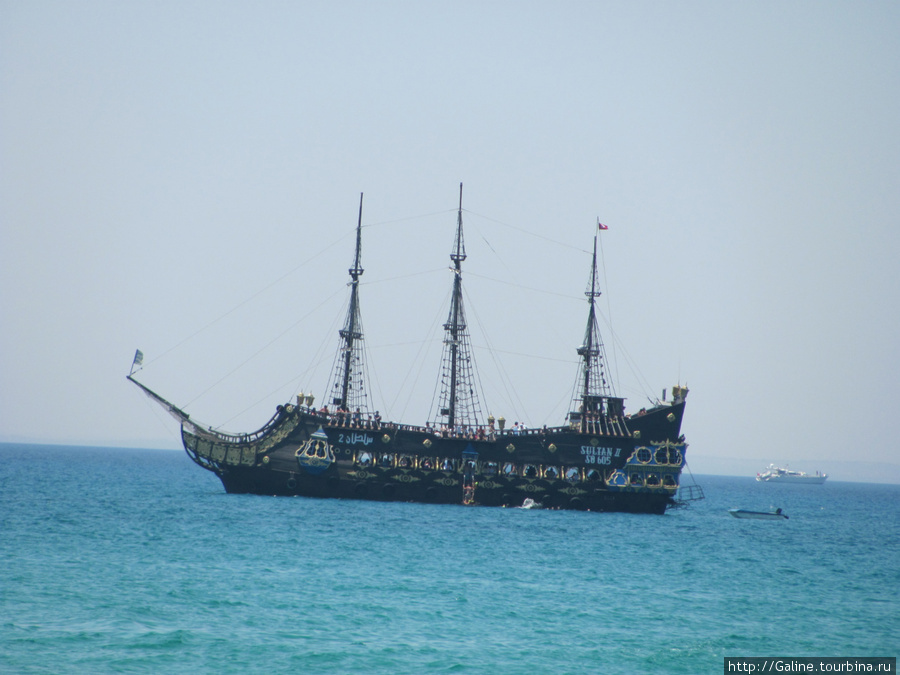 Прогулочный пиратский кораблик Тунис