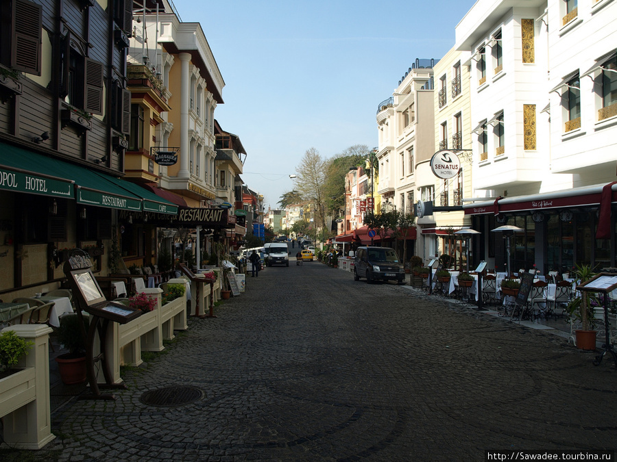 Akbiyik Caddesi