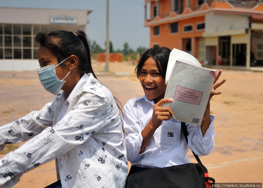 школьницы Сиемреап, Камбоджа