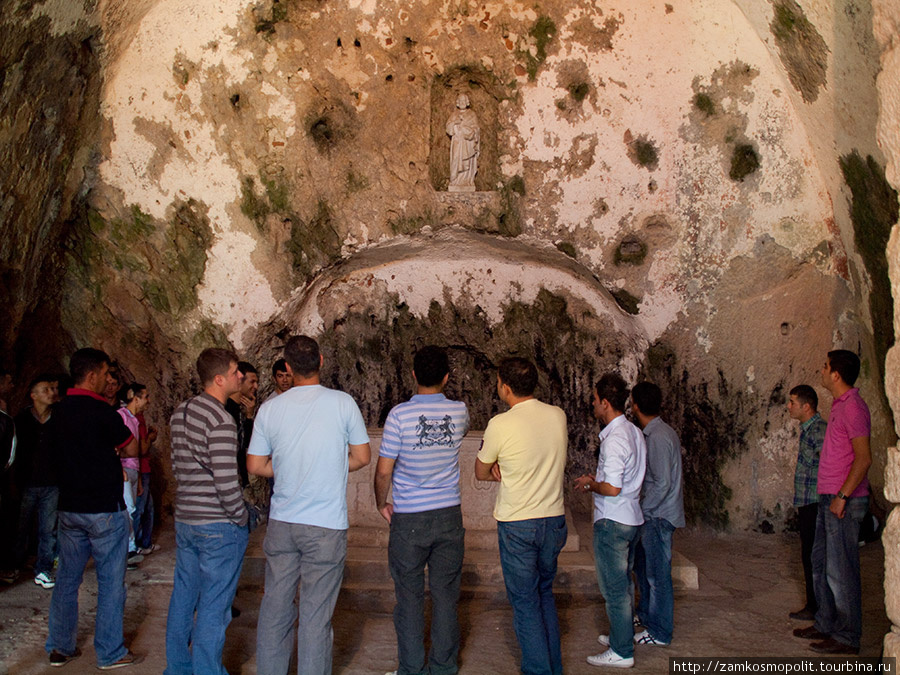 Антакья. Пещерная церковь Св. Петра. Как утверждается, это самая старая церковь в мире. Турция