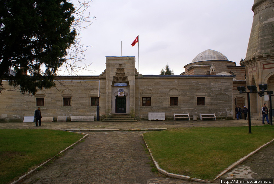 Музей турецкого и исламского искусства во дворе мечети Селимие в Эдирне Эдирне, Турция