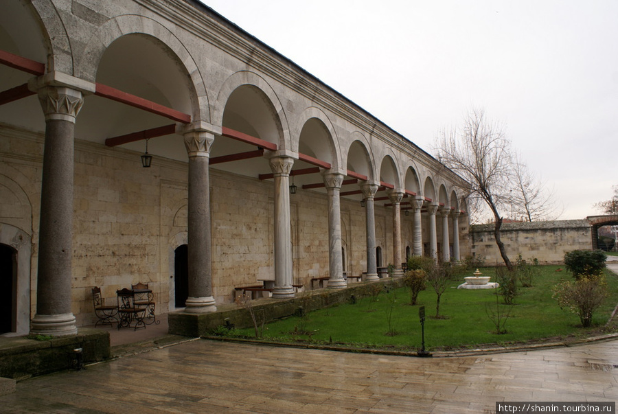 Внутренний двор музея Эдирне, Турция