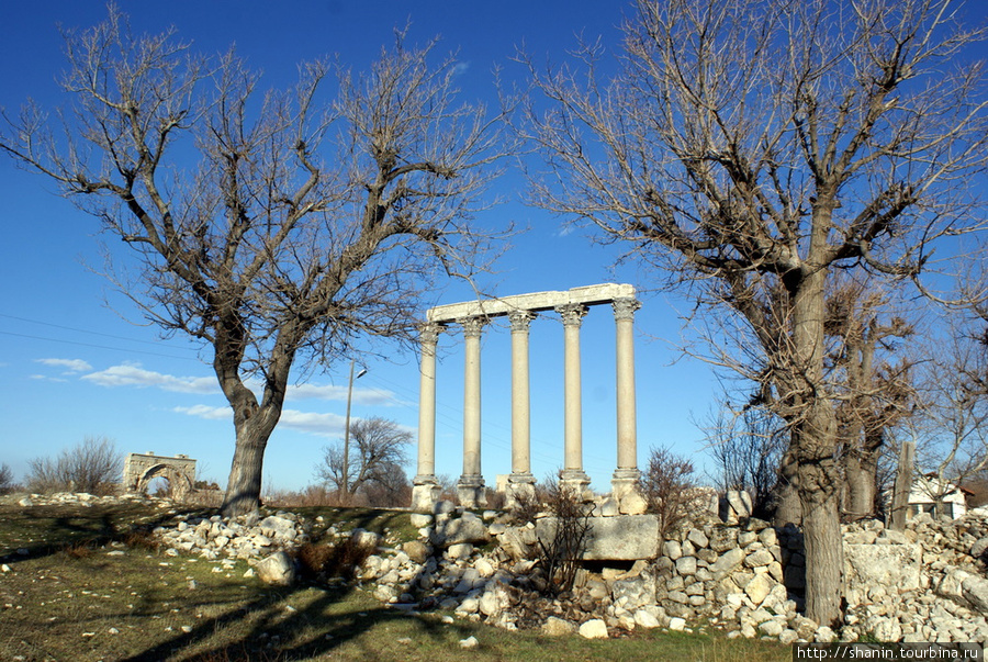 Храм Тихе в Диокесарии