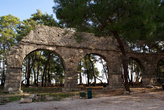 Руины акведука в Фаселисе