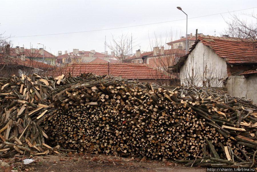 Топят по-прежнему дровами Эдирне, Турция